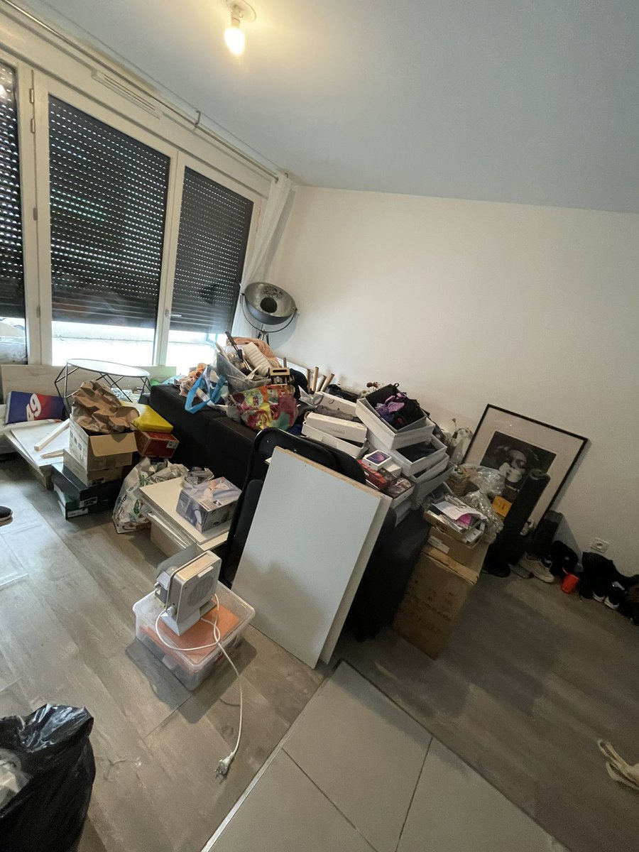 hlnmts's tweet photo. APPEL À L’AIDE. Je suis à la rue. 

6 juillet : suite à un dégât des eaux mon logement est devenu inhabitable. 

15 septembre : nous en sommes toujours au même stade. Les experts ne font pas leur taf (suite en commentaires)  ⬇️

#juliencourbet #rtl #tpmp #cpva #aide #sos #paris https://t.co/JEiDbhqdhj