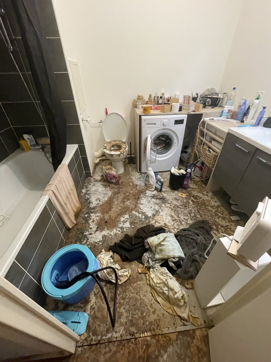 hlnmts's tweet photo. APPEL À L’AIDE. Je suis à la rue. 

6 juillet : suite à un dégât des eaux mon logement est devenu inhabitable. 

15 septembre : nous en sommes toujours au même stade. Les experts ne font pas leur taf (suite en commentaires)  ⬇️

#juliencourbet #rtl #tpmp #cpva #aide #sos #paris https://t.co/JEiDbhqdhj