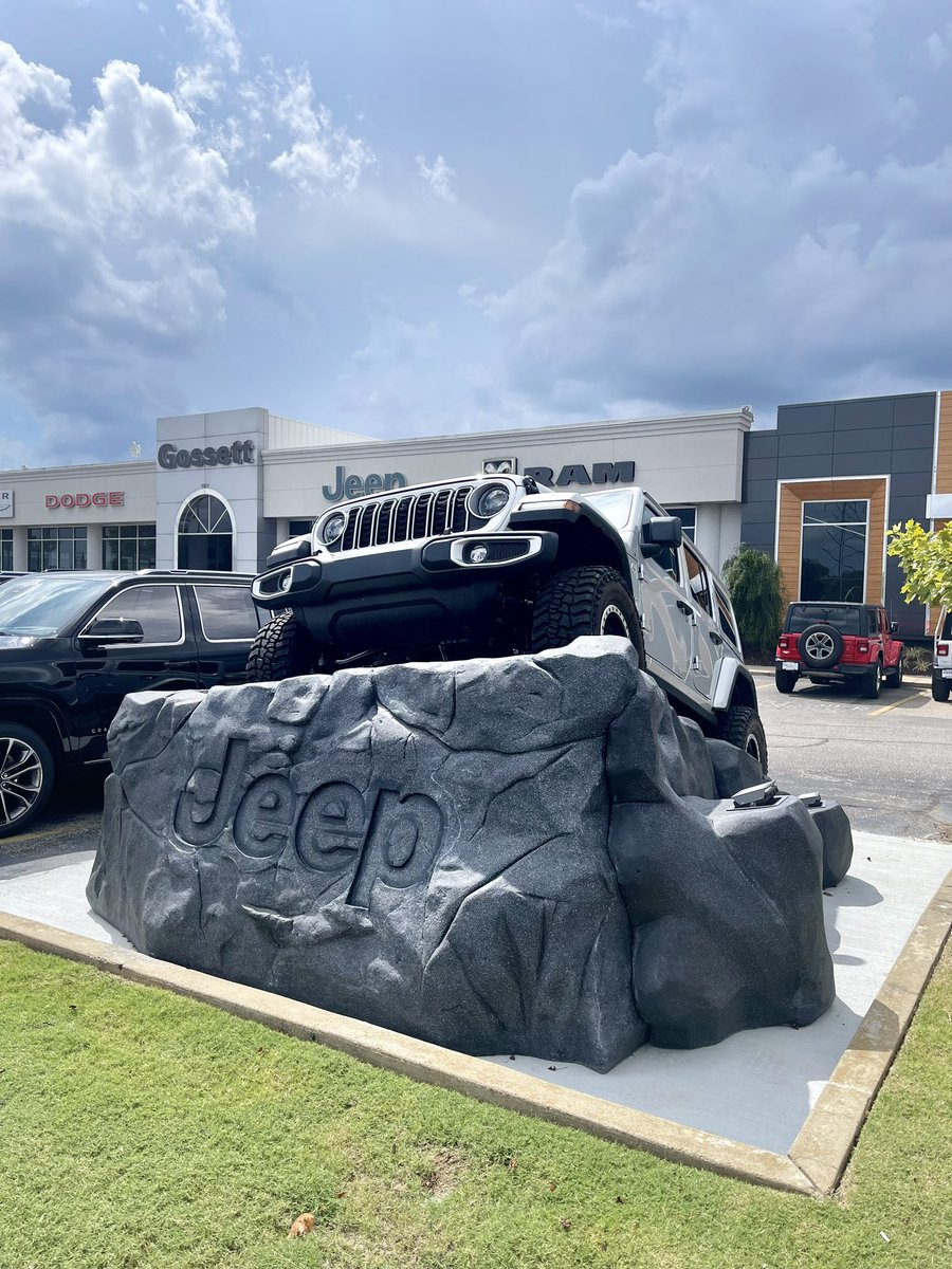 iboughtfromkev's tweet photo. Get the best out of your off-road adventures with the 24 #JeepWrangler #Sahara #Unlimited JL Spyder Edition https://t.co/Qc6VFF0Gxa