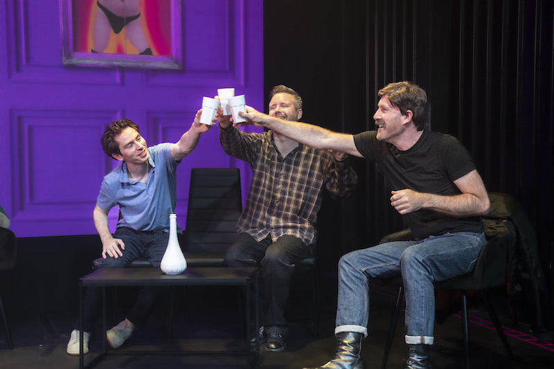 #THEATRE #REVIEW Deeper and Deeper @TheUnionTheatre @abovethestag 'insightful and thought-provoking, a play certainly not just for gay men of a certain age' ⭐️⭐️⭐️½ thereviewshub.com/deeper-and-dee… #London