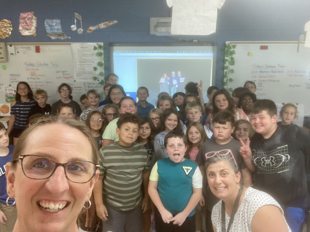 Our amazing Macaws are having a great time learning about writing and drawing with <a href="/peterhreynolds/">Peter H. Reynolds</a> on #InternationalDotDay - how will we make our mark this year!?!? Thanks, <a href="/MicrosoftFlip/">Flip</a> for giving us this opportunity!