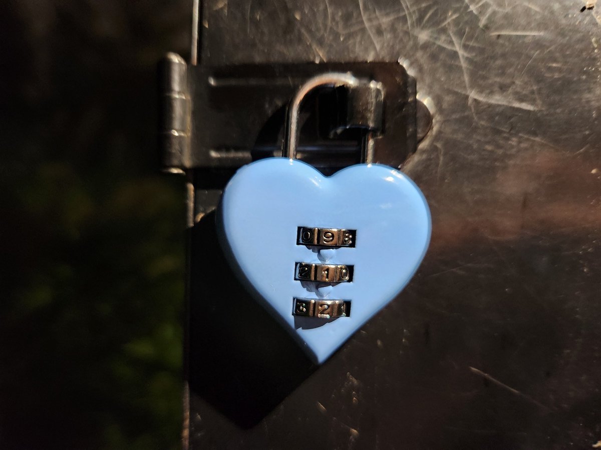 RM숲 1호(잠실한강공원🌳)
RM숲 2호(이촌한강공원🌳 하이브근처)

🔐 자물쇠를 달았습니다 🔐

비밀번호 남주니 생일 🎂

핀버튼과 4컷 사진 몇개 선물을 나눔해요 💕

+ 타래