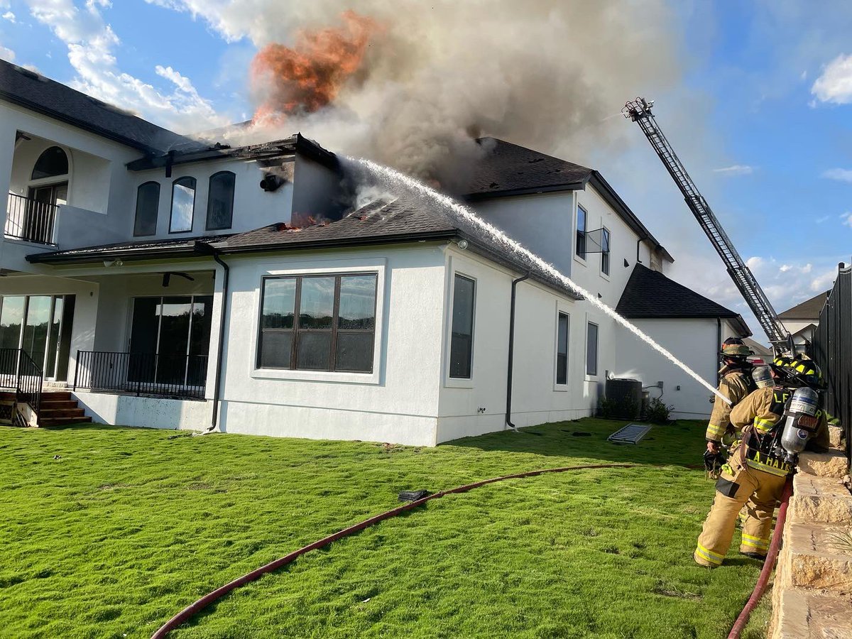Leander Fire tweet media
