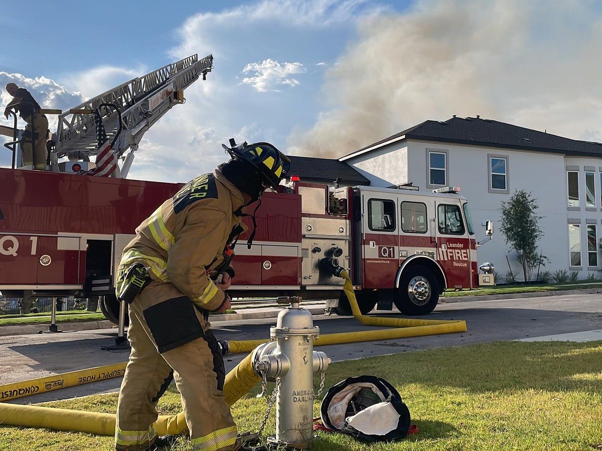 Leander Fire tweet media