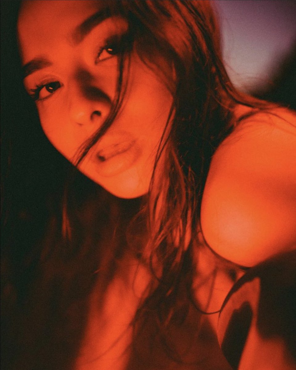 ⠀
                 И если мой огонь погас,
          Жалейте не меня,
          А тех, сидевших столько раз
          У моего огня. 
⠀
                     — Расула Гамзатова
⠀