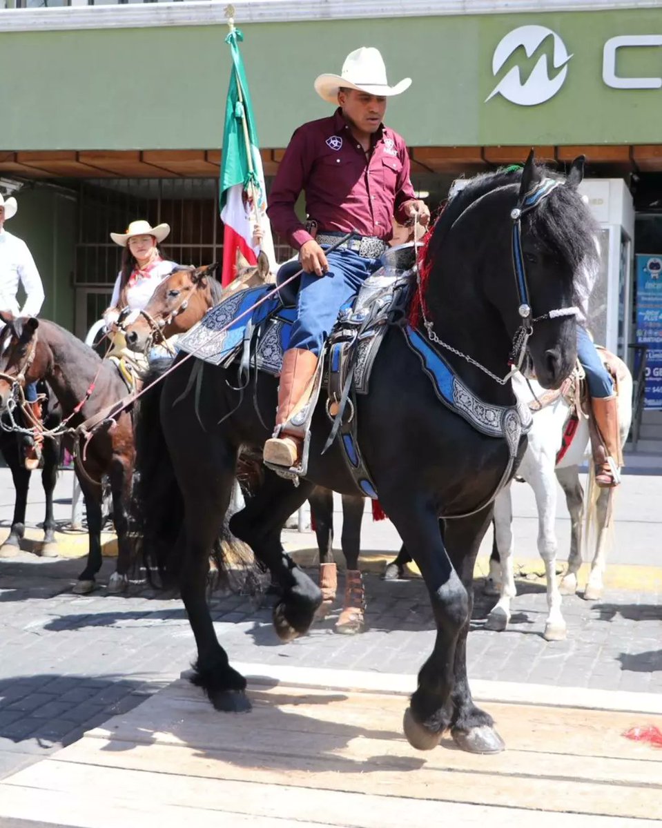 SEDECOPachuca's tweet photo. #113AniversarioDelRelojMonumental
Fiesta charra, folklor, cantantes rancheros, además de una presentacion de #Highline en el aniversario de nuestro monumento más representativo de #Hidalgo.
#PachucaVibra
#PachucaAvanzaContigo
#Geositio https://t.co/FUZkddclmt