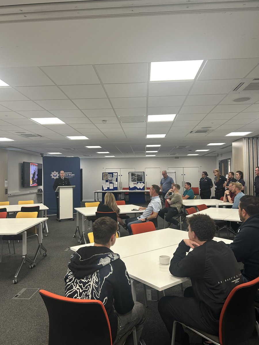 Reflecting on a busy week with my 2 roles. 

I had the pleasure of being at <a href="/DSEI_event/">DSEI 2023</a>, was in awe of the incredible showcase from <a href="/BAESystemsplc/">BAE Systems</a>. 

Celebrated <a href="/hiwfrs_ICU/">HIWFRS ICU Team</a> 20yr anniversary. It was great for us to get together with those who have been part of the journey 📟