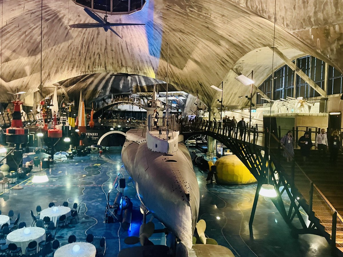 Conference dinner time - and what a striking location <a href="/VisitTallinn/">VisitTallinn</a> #Tallinnharbour with the colleagues from <a href="/UiTNorgesarktis/">UiT Norges arktiske universitet</a> <a href="/KaareOlavS/">Kåre-Olav</a> <a href="/KristianGunder/">Kristian Gundersen</a> <a href="/ThePhySoc/">The Physiological Society</a> <a href="/scandPhys/">Scandinavian Physiological Society</a>