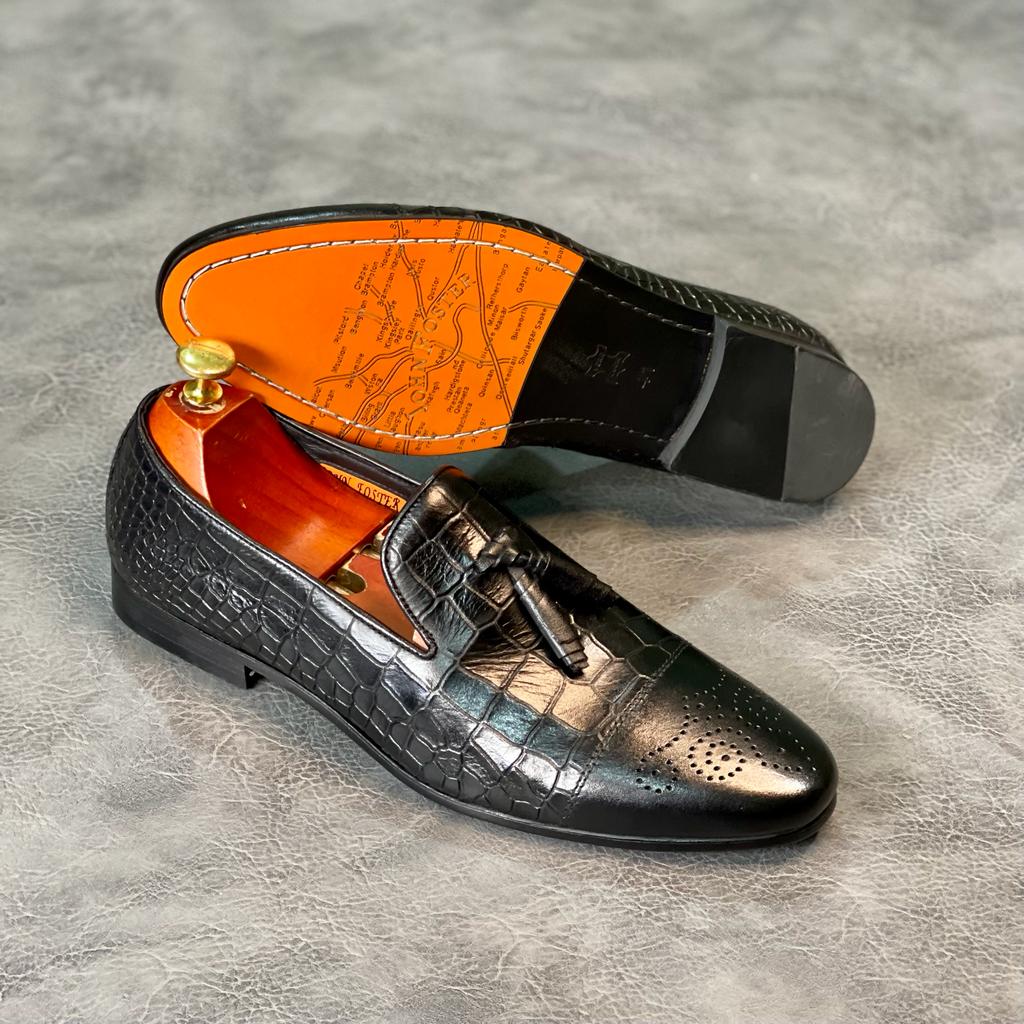 Item: Official Leather Shoes 
🔹Price:Ksh 4,999
🔹Contact: 0719 319187📞
🔹Sizes: 40,41,42,43,44,45
🔹Hurry while stocks last
🔹Delivery charges apply outside Nairobi CBD
#shopforless