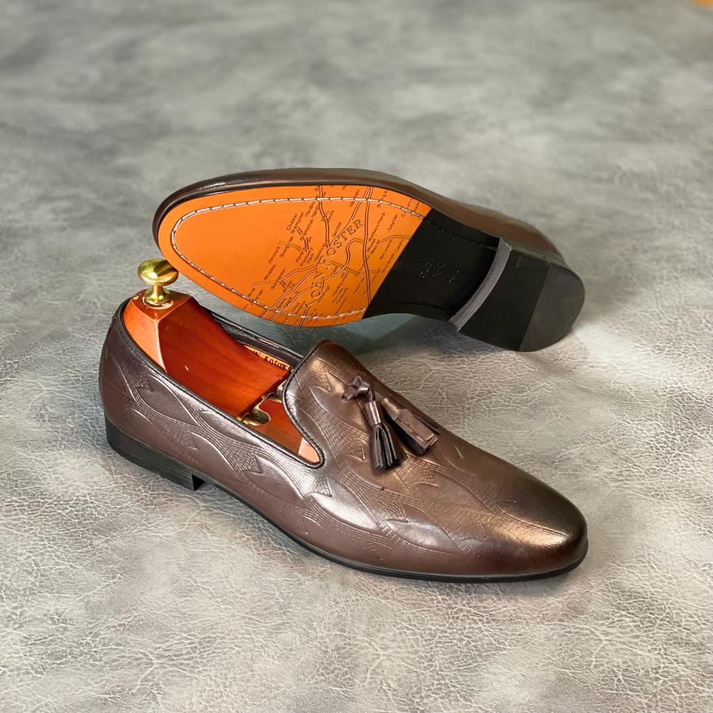 Smartrends254's tweet photo. Item: Official Leather Shoes 
🔹Price:Ksh 4,999
🔹Contact: 0719 319187📞
🔹Sizes: 40,41,42,43,44,45
🔹Hurry while stocks last
🔹Delivery charges apply outside Nairobi CBD
#shopforless https://t.co/cweBNhlQJp