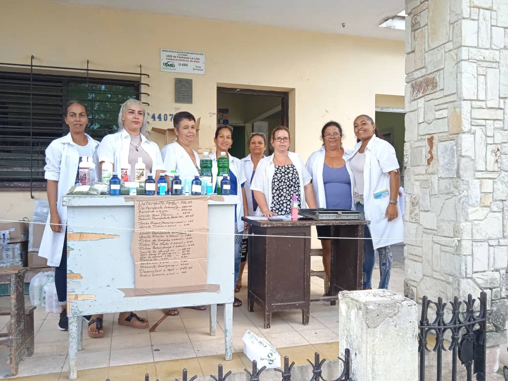 #educadoresliseños. Acto de clausura de la semana del Bienestar,en el municipio La Lisa,con la participación del Proyecto "Venga la Esperanza", con un programa artistico- cultura- recreativo y de promoción de salud sana y responsable. <a href="/AsambleaLaLisa/">Asamblea Municipal del Poder Popular La Lisa</a> <a href="/CubaMined/">MINED</a> <a href="/Y/">y</a>