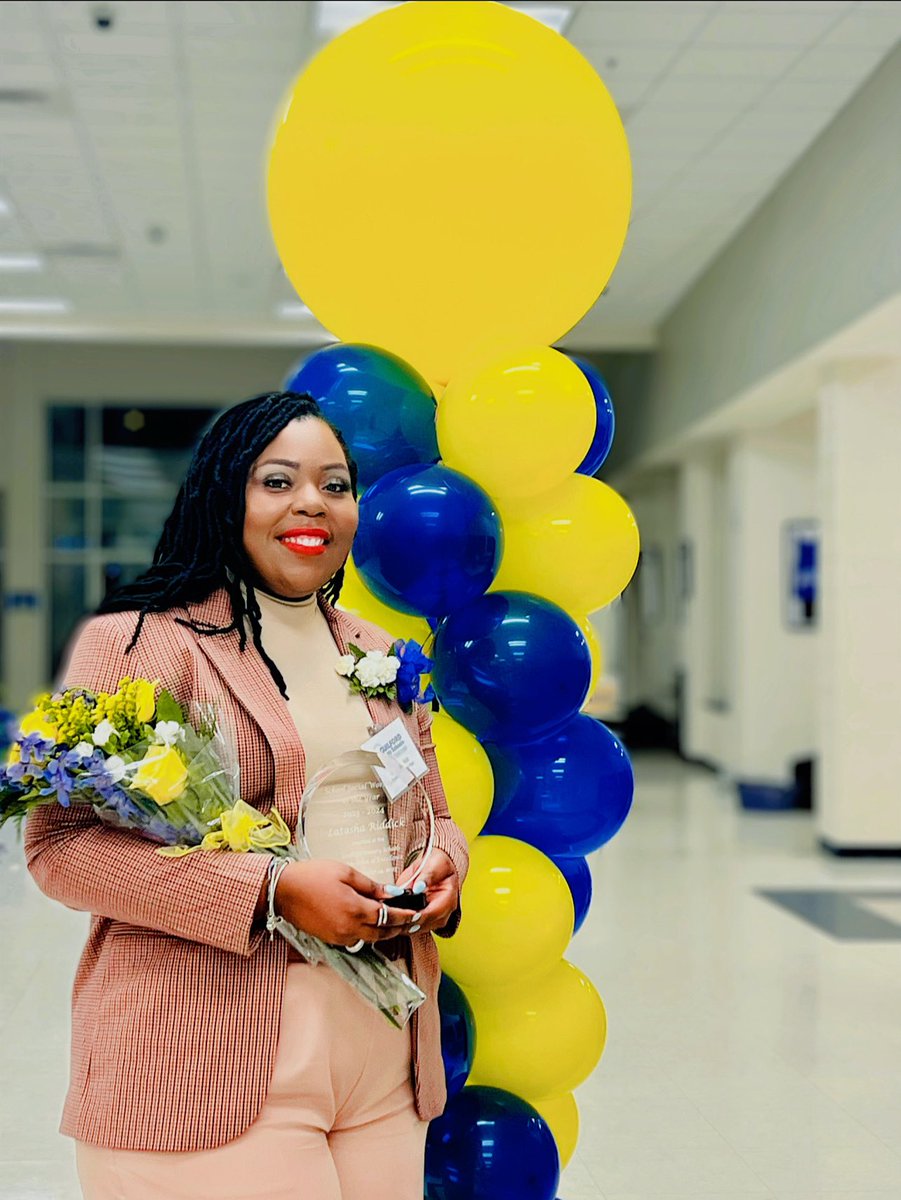 empoweringSW11's tweet photo. Oh my goodness!! What a night!! God has proven himself faithful over and over again in my life!! I am so honored and humbled! Only God can make something out of nothing!! Last night I was named the 2023-2024 School Social Worker of the Year for Guilford County Schools! https://t.co/5aemT4ojtw
