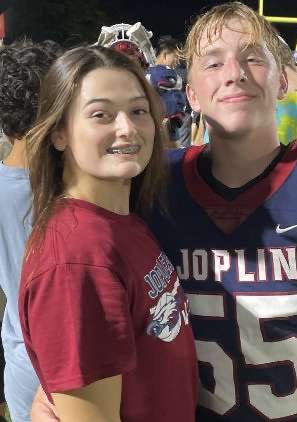 NotEricLathan's tweet image. and @josiahhazlewood don’t get me started on that weird ass turtle looking thing standing next to you. @JoplinBarstool