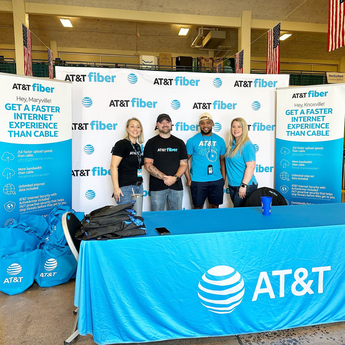 Last weekend in Knoxville, our retail partners were all smiles before the NIL TN Valley Fair. 😁😁 
#Lifeatatt #attemployee