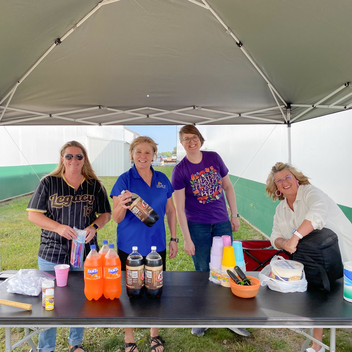 Legacy_Building's tweet image. 🌞🍹 Reflecting on an incredible summer with the Legacy Building Solutions team! 🏖️🌅

🍹 How do you enjoy your floats: with a classic root beer or a zesty orange pop? 

#SummerReflection #LegacyFamily #GoodTimes #FloatSocial