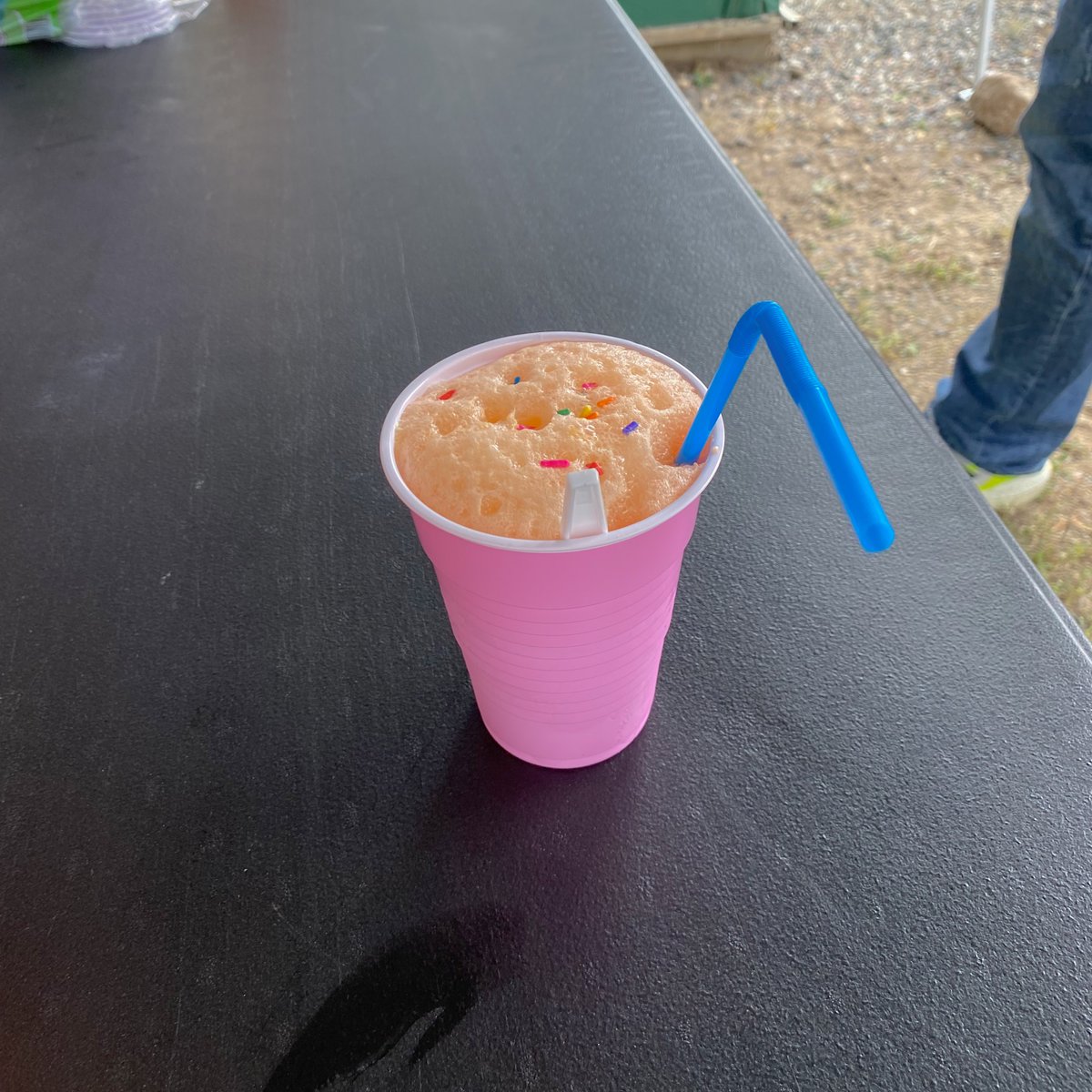 Legacy_Building's tweet image. 🌞🍹 Reflecting on an incredible summer with the Legacy Building Solutions team! 🏖️🌅

🍹 How do you enjoy your floats: with a classic root beer or a zesty orange pop? 

#SummerReflection #LegacyFamily #GoodTimes #FloatSocial