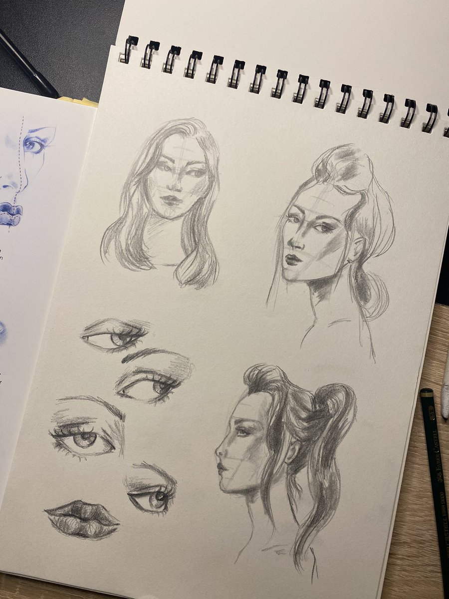 Today I got back to drawing after months of procrastinations. It felt scary sitting in front of a blank piece of paper, but I’m so happy that I made it back to the drawing board. Starting again with refreshing some basics 🧡 #drawing #fashionillustration