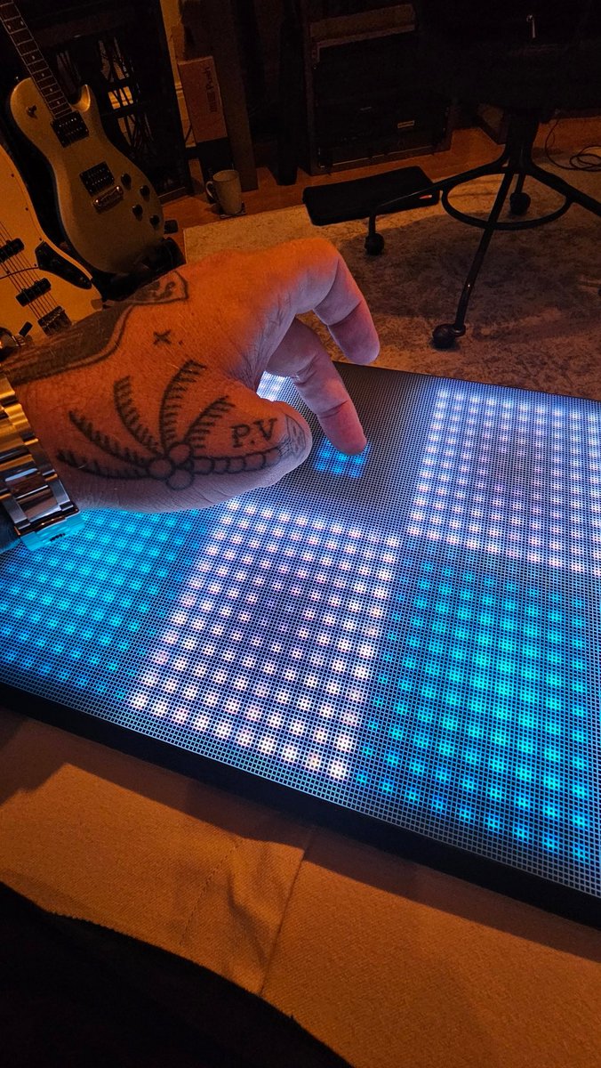 That kind of <a href="/fredagainagain1/">Fred again..</a> night vibes....