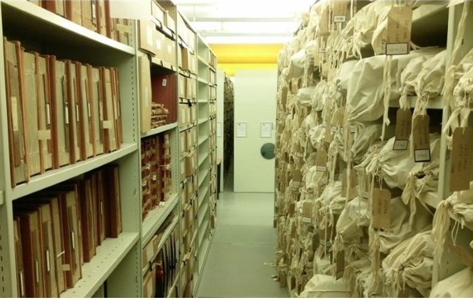 HeritageWSHC's tweet photo. Great to see many first-time visitors to the History Centre for our two #HeritageOpenDays They enjoyed a talk about some of our creative #archives, open labs with our conservators &amp; behind-the-scenes tours.
#creativityunwrapped https://t.co/nIZSvuDPfL