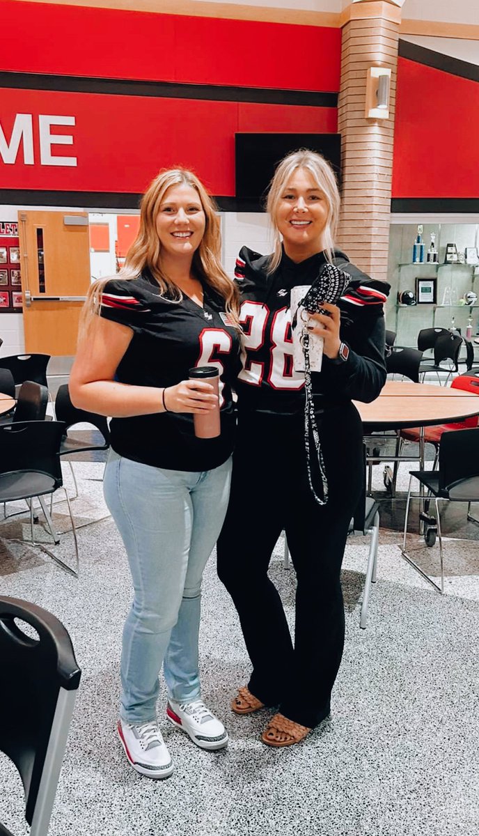 It was an honor to wear <a href="/1MarcusDjr/">Marcus Davis Jr.</a>’s jersey today! Good luck tonight boys, get that dub! #IGTBAC