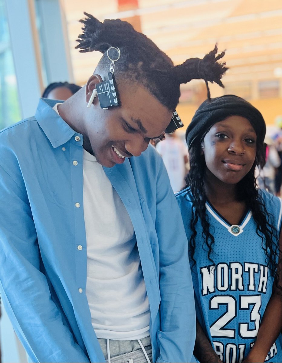 NFHS_TrueNorth's tweet photo. HOCO Dress Day…Throwback to another decade! 
#trueNorth #excellence #HOCOFEST
(See more on Facebook)
@forneyisd @justinwterry @PrincipalJung @DrP1922 @MrJMMood https://t.co/svtpptiGGU