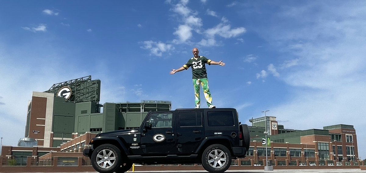 GBPlitz's tweet photo. It’s another @Packers #GGFridayWI from historic @LambeauField!! #GoPackGo #GGFriday #Week2

Jersey by @JaireAlexander
Pants by @loudmouthgolfSA https://t.co/P0EYQyWOFm
