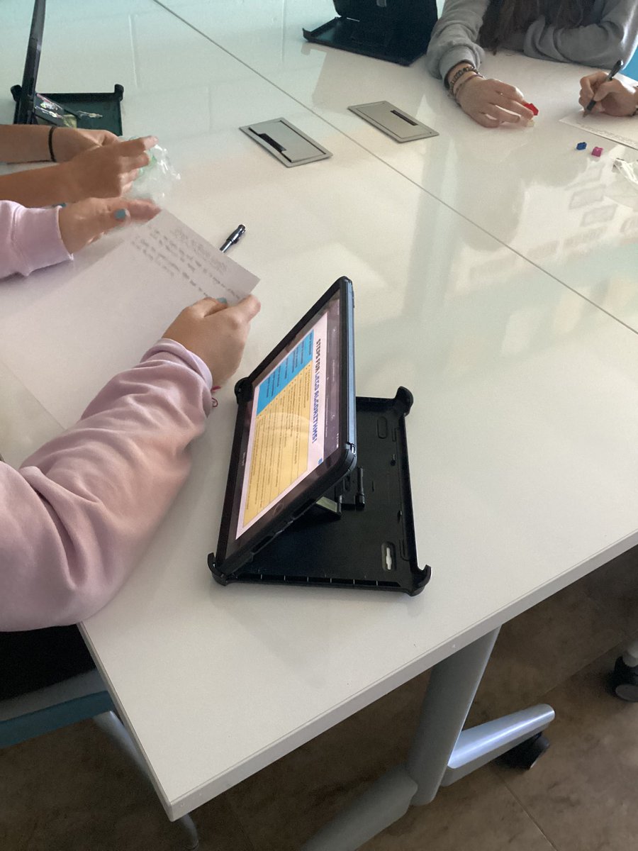 Knopf_Math's tweet image. Day 4 of #APCSP: #Algorithms in social media, our every day lives, and of course #CS! We watched a video to teach the importance of being thorough, and then re-did that challenge with #LEGOS. They switched algorithms, attempted to build each others creations, and then reflected!