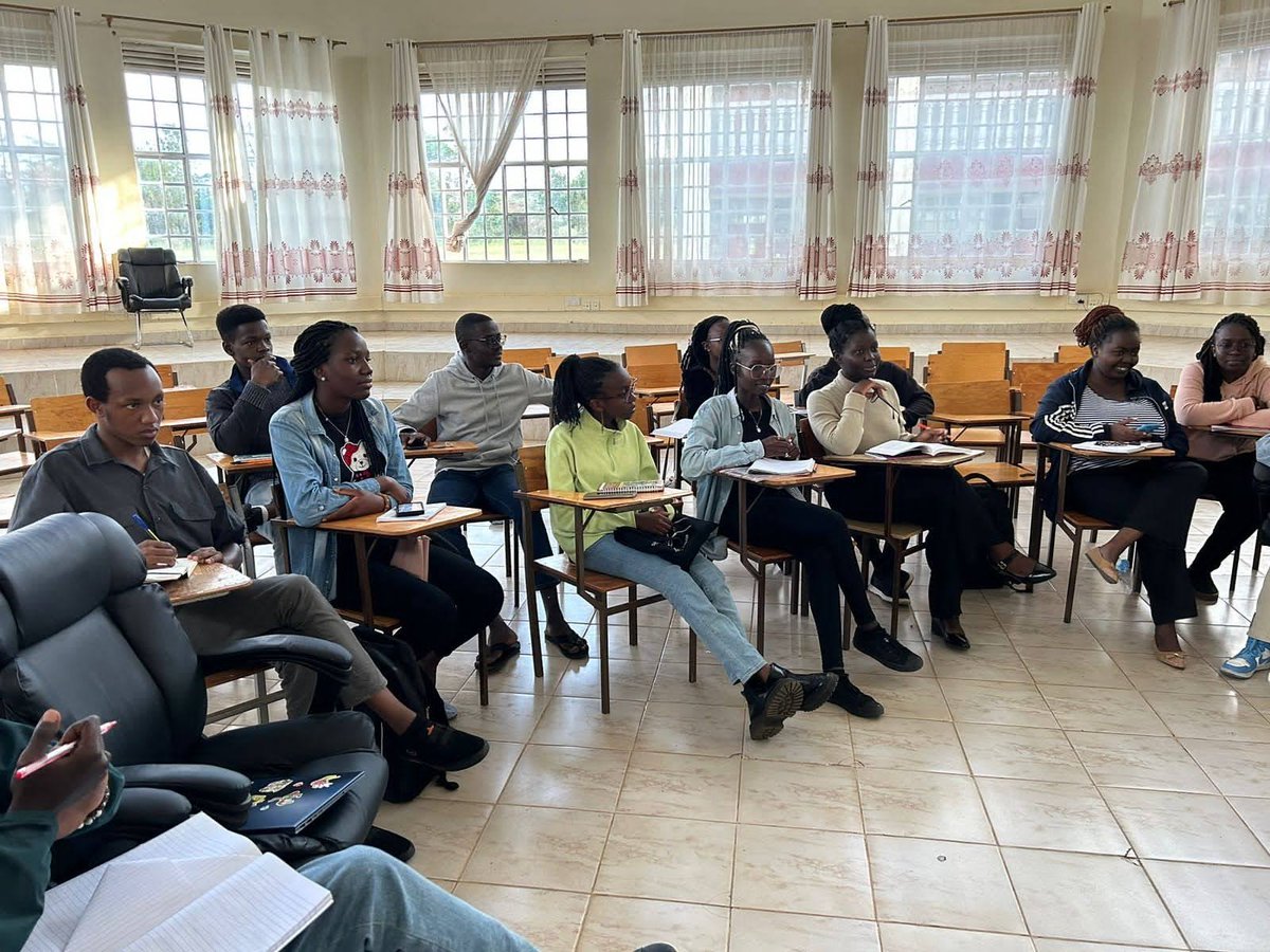 KABUPressKE's tweet photo. Today, the Kabarak Law Review conducted the Legal Writing Workshop moderated by @mogesa_elvis Associate Editor, KLR. Two students from other faculties were also present bringing their perspectives. Looking forward to next Friday!
@lawkabarak @KULSA_Kabarak #peermentorship https://t.co/GY2koHroLR