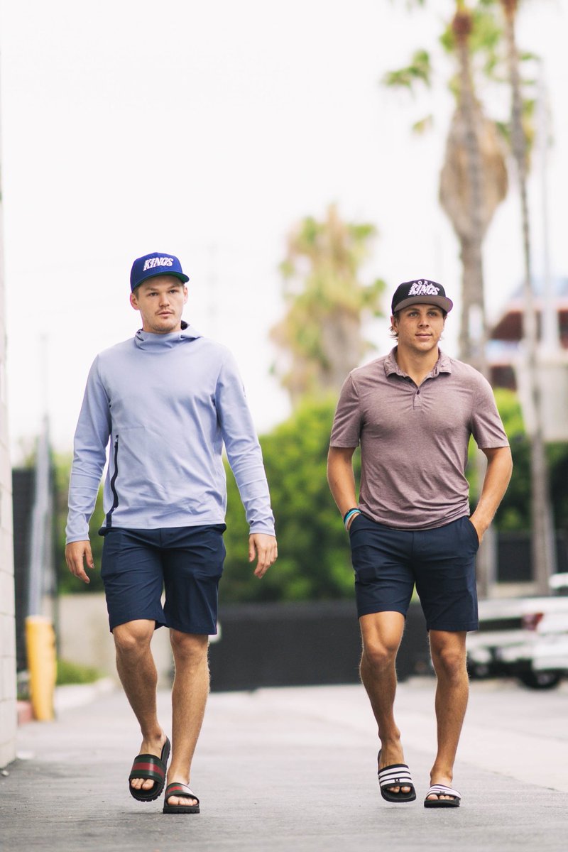 LAKings's tweet photo. Oh hey guys 👋 https://t.co/uqJbGDZamY
