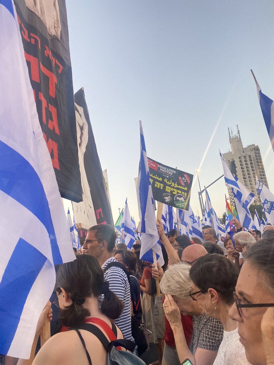 michyshim's tweet photo. Instead of the usual Rosh Hashanah food pics, here are some highlights from the pro-democracy protests I was at last week in Israel 🍯🍎 שנה טובה ודמוקרטית לכולם https://t.co/mXeXZ77FZT