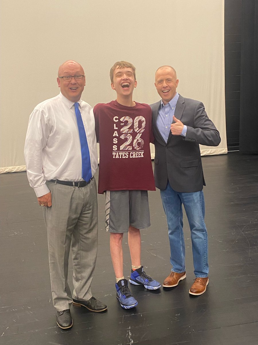 meredithbordas's tweet photo. Big, huge thanks to Chris Bailey and Jim Caldwell for literally making one of our student’s dreams come true today @WKYT @JimWKYT @Kentuckyweather https://t.co/enJQfYAL4p