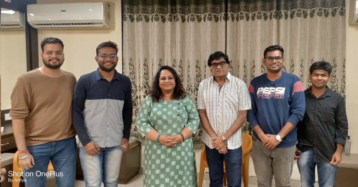 BeingDoctor124's tweet photo. With Favorite Marathi Actors🥺 https://t.co/fvcuRIKJgW