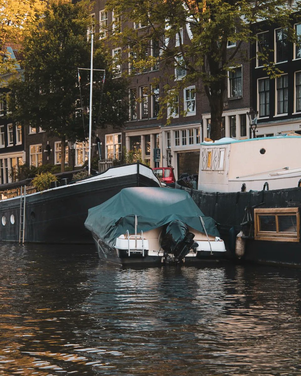 Sxcruzzz's tweet photo. Amsterdam, canals

_____________________
#Amsterdam #amsterdamcanals #canon #photooftheday #photography #photo #photographer #urban #pics #boat #adobelightroom #Travel https://t.co/8ChNWPfnJe