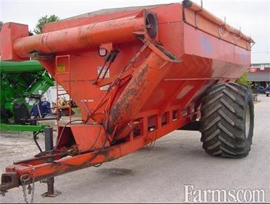 FarmsNews's tweet photo. Killbros 1600 π
900 bushel grain cart with roll tarp and big 73/44x32 floaters, listed by Born Implement: https://t.co/6ojwLCBWlu
#USFarmer #Killbros #GrainCart #FarmEquipment #OhioAg #Harvest23 #AgTwitter #USAg https://t.co/T7RkdhAHur