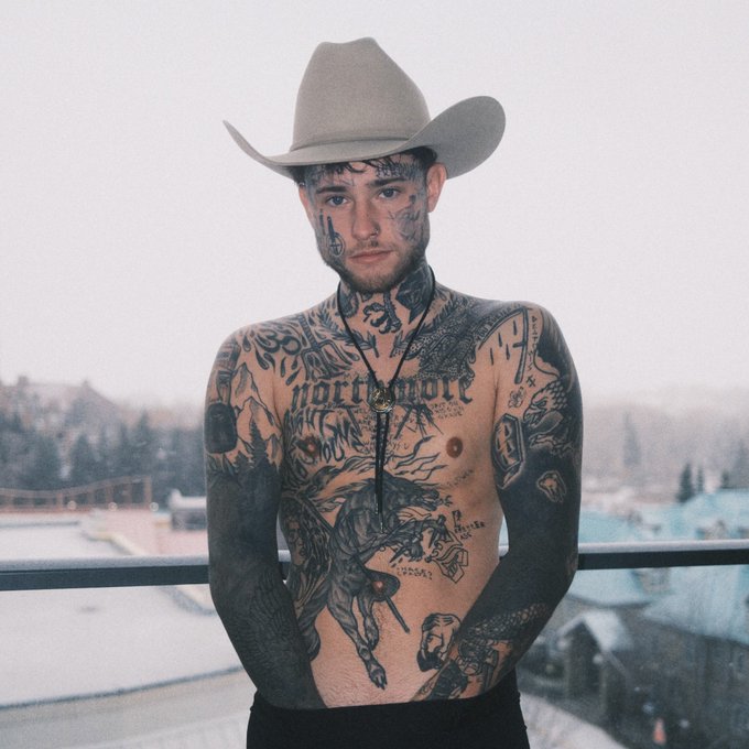 Save a horse https://t.co/f77wKbezjm https://t.co/eOYstATXbE