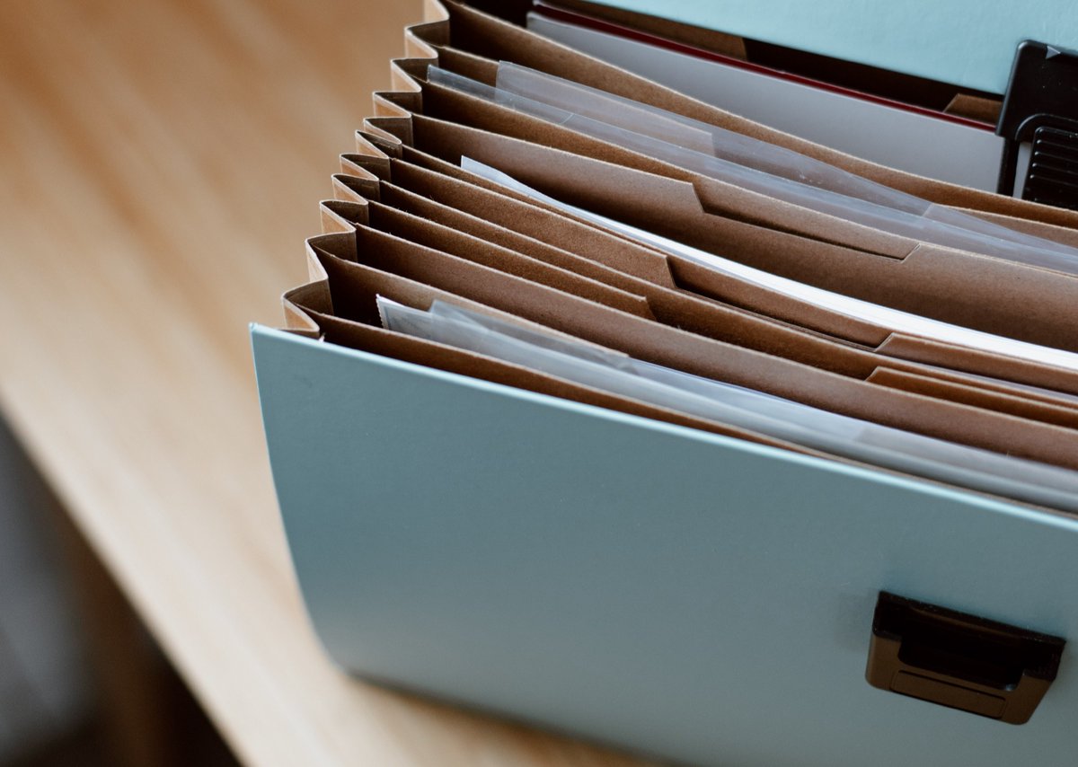 Our #FridayRead this week is from our Records Management 101 series and provides overview of case files. Check it out! hubs.li/Q01N72Bx0