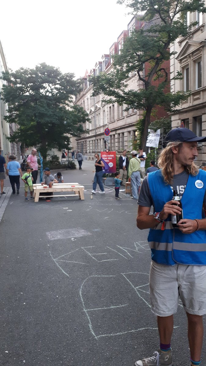 NAutofrei's tweet photo. Die Superblock-Infotage haben heute begonnen in der Volprechtstraße. Kommt gern die nächsten zwei Tage vorbei. https://t.co/R6UejMA2rC