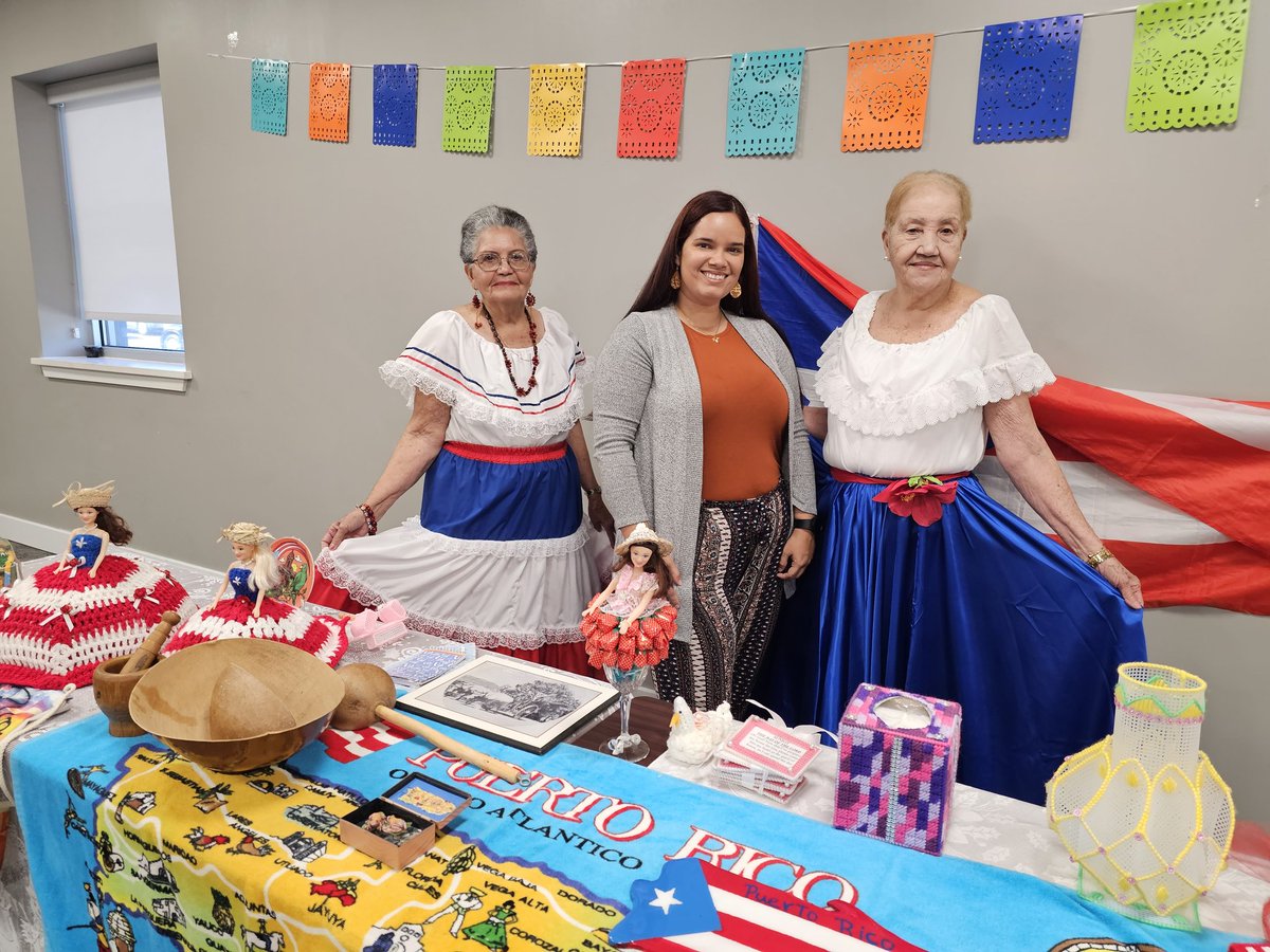 Maria Quiñones, PhD (@dr_mquinones) on Twitter photo So honored to have been invited to celebrate #HispanicHeritageMonth with Ibero's Centro de Oro and represent <a href="/UofRSON/">URochester School of Nursing</a>. We celebrated so many Hispanic heritages today. What an amazing event! So honored to have been invited to celebrate #HispanicHeritageMonth with Ibero's Centro de Oro and represent <a href="/UofRSON/">URochester School of Nursing</a>. We celebrated so many Hispanic heritages today. What an amazing event!