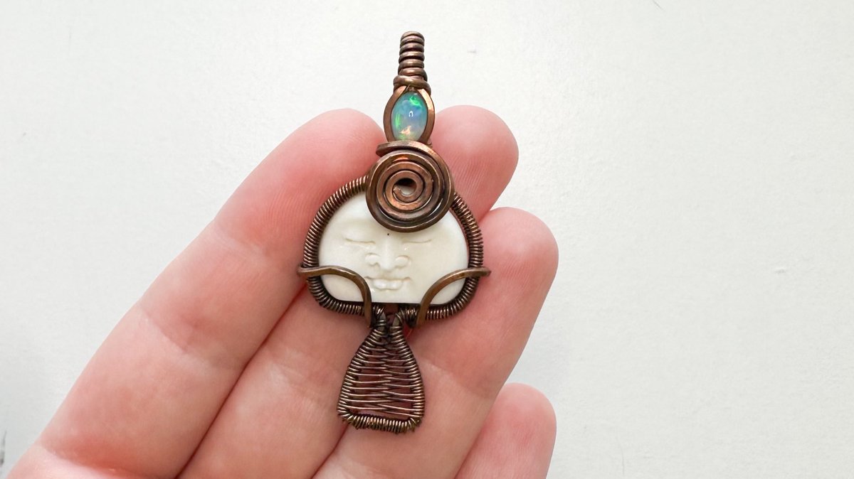 mildhippie's tweet photo. the mushroom pendants for tonight’s collection💜🍄

don’t miss out make sure your alarm is set for 8pm eastern time!! https://t.co/orzZOUZPTe
