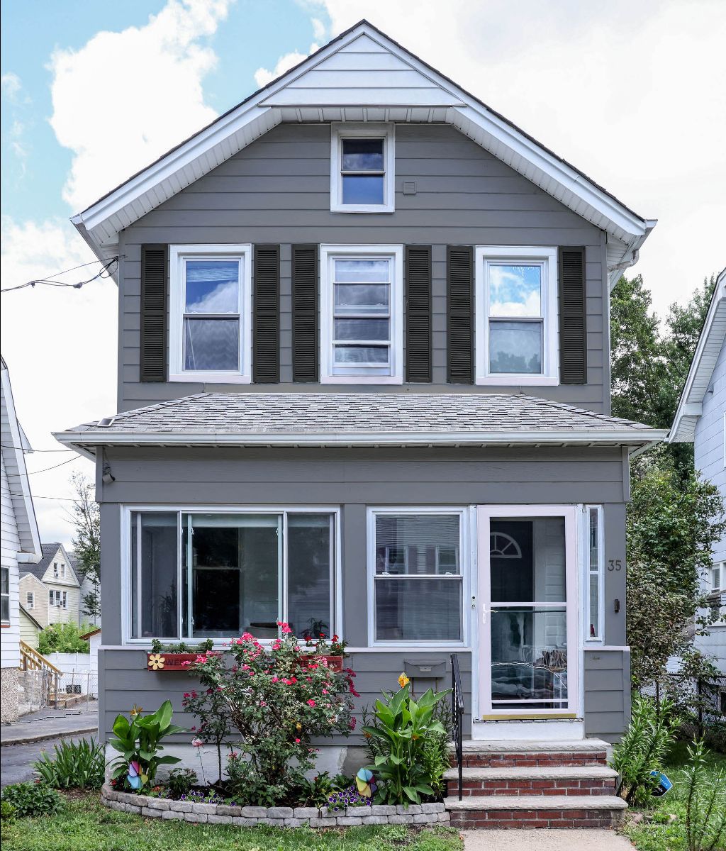 primereg's tweet photo. An unbeLEAFable home to help you say "goodbye summer, hello fall" 😍 Check out this weekend's #OpenHouse 🍂 - https://t.co/K5Sq4OMnUL https://t.co/r6yNSrPx4T