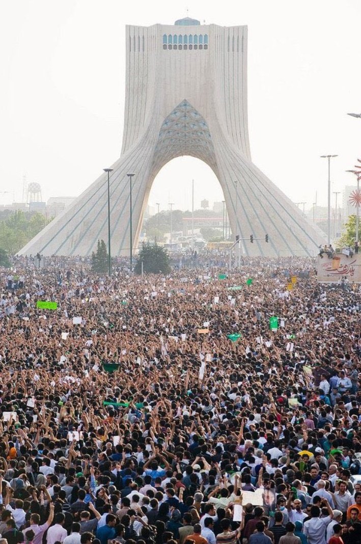 amir_min1's tweet photo. بیاید تمامش کنیم،
فردا ۲۵ شهریور، هرجای ایران که هستی بپاخیز.
اکنون زمان انقلاب است. 

#مهسا_امینی https://t.co/vQh6qn1NW7