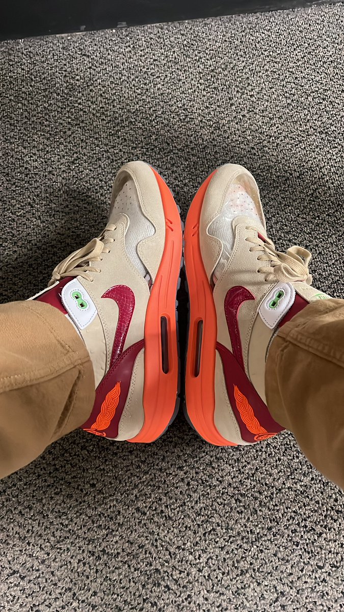 jaytan35's tweet photo. @nikestore https://t.co/ScufTFYKte