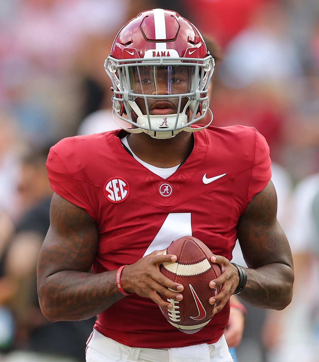 BleacherReport's tweet photo. Alabama is benching QB Jalen Milroe and starting Notre Dame transfer Tyler Buchner this weekend vs. USF, per @ClowESPN https://t.co/Z8NpsP5bKS