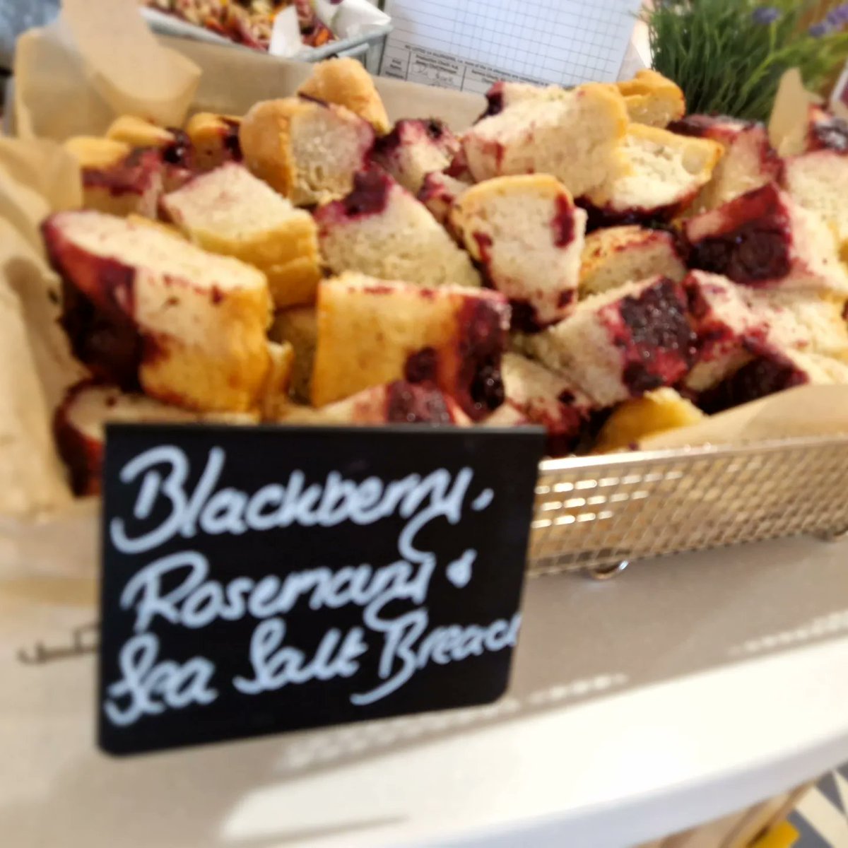 WithingtonHHowe's tweet photo. A great end to the week at @WGSManchester with a Blackberry tasting table which everyone loved 😍 along with the "WGS" Pizza Bar - good things come on Fridays 🙌 @HolroydHowe @Traceykeane123 @pammybabe68 @DamianBlake4 @chefbenji64 https://t.co/5YXGo3oqld