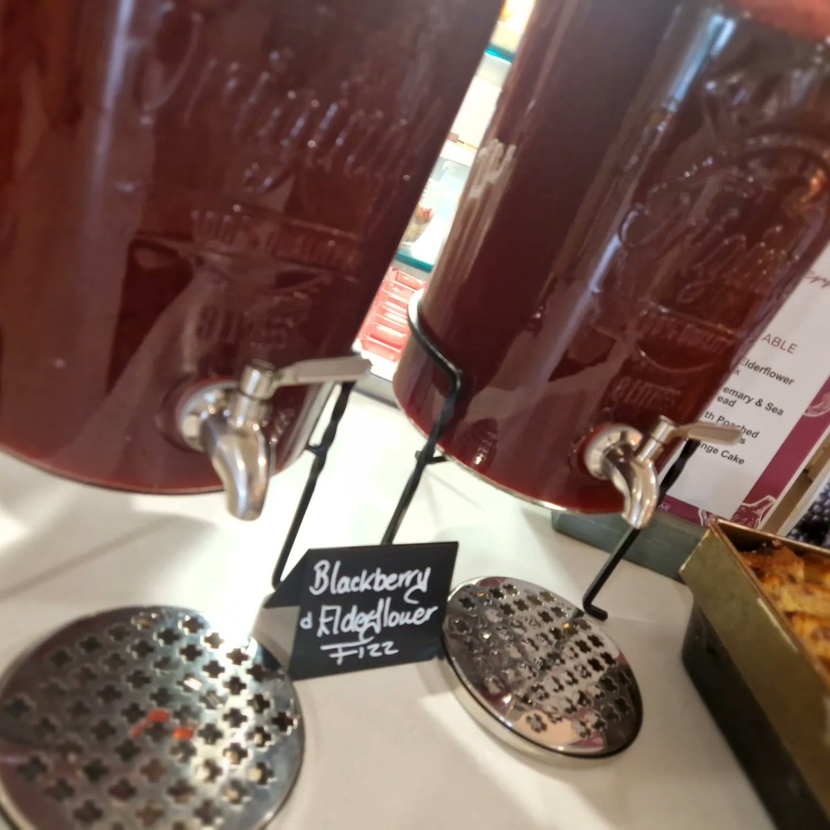 WithingtonHHowe's tweet photo. A great end to the week at @WGSManchester with a Blackberry tasting table which everyone loved 😍 along with the "WGS" Pizza Bar - good things come on Fridays 🙌 @HolroydHowe @Traceykeane123 @pammybabe68 @DamianBlake4 @chefbenji64 https://t.co/5YXGo3oqld