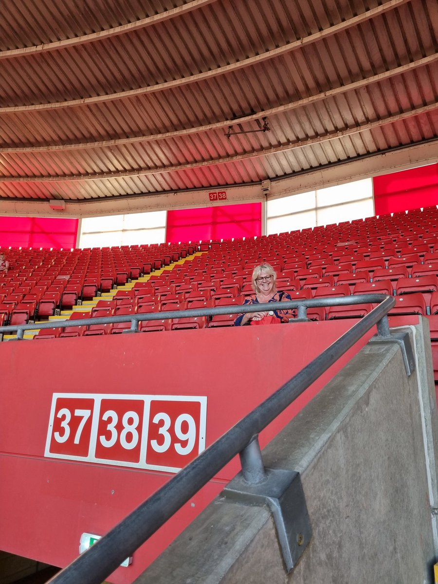 ChantelleC27's tweet photo. 👋🏻👋🏻👋🏻 #SaintsFc #sfcmatchday https://t.co/QLJ2wfRzSN