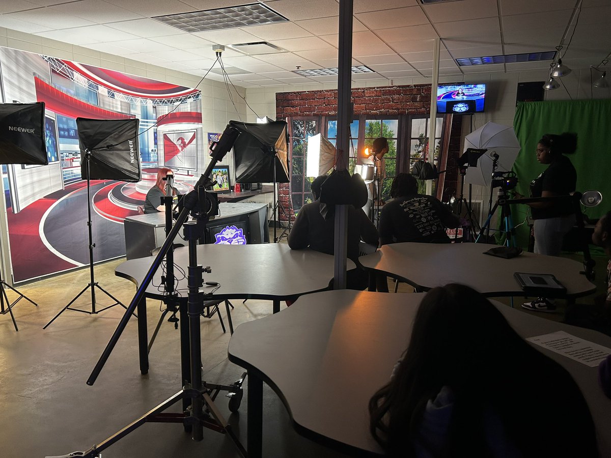 Samantha Jones (@thisismrsjonez) on Twitter photo TV Production Studio for the morning announcements!! It’s amazing to see all the great ways students are growing! <a href="/HueytownHS/">Hueytown High School</a> #gogophers TV Production Studio for the morning announcements!! It’s amazing to see all the great ways students are growing! <a href="/HueytownHS/">Hueytown High School</a> #gogophers