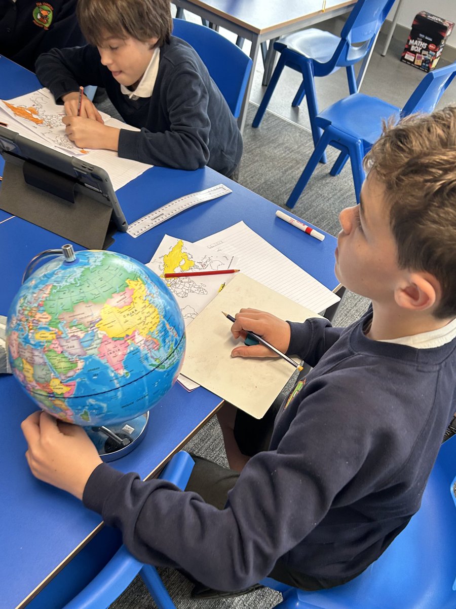 FoxCovertPS's tweet photo. P7B have widened their topic of Sustainable Life to encompass the global effects of climate change! By investigating the countries responsible for the most CO2 and the countries most affected by climate change, we are understanding #climatepoverty. @SDGoals #ClimateAction https://t.co/Tb2nmLnA89