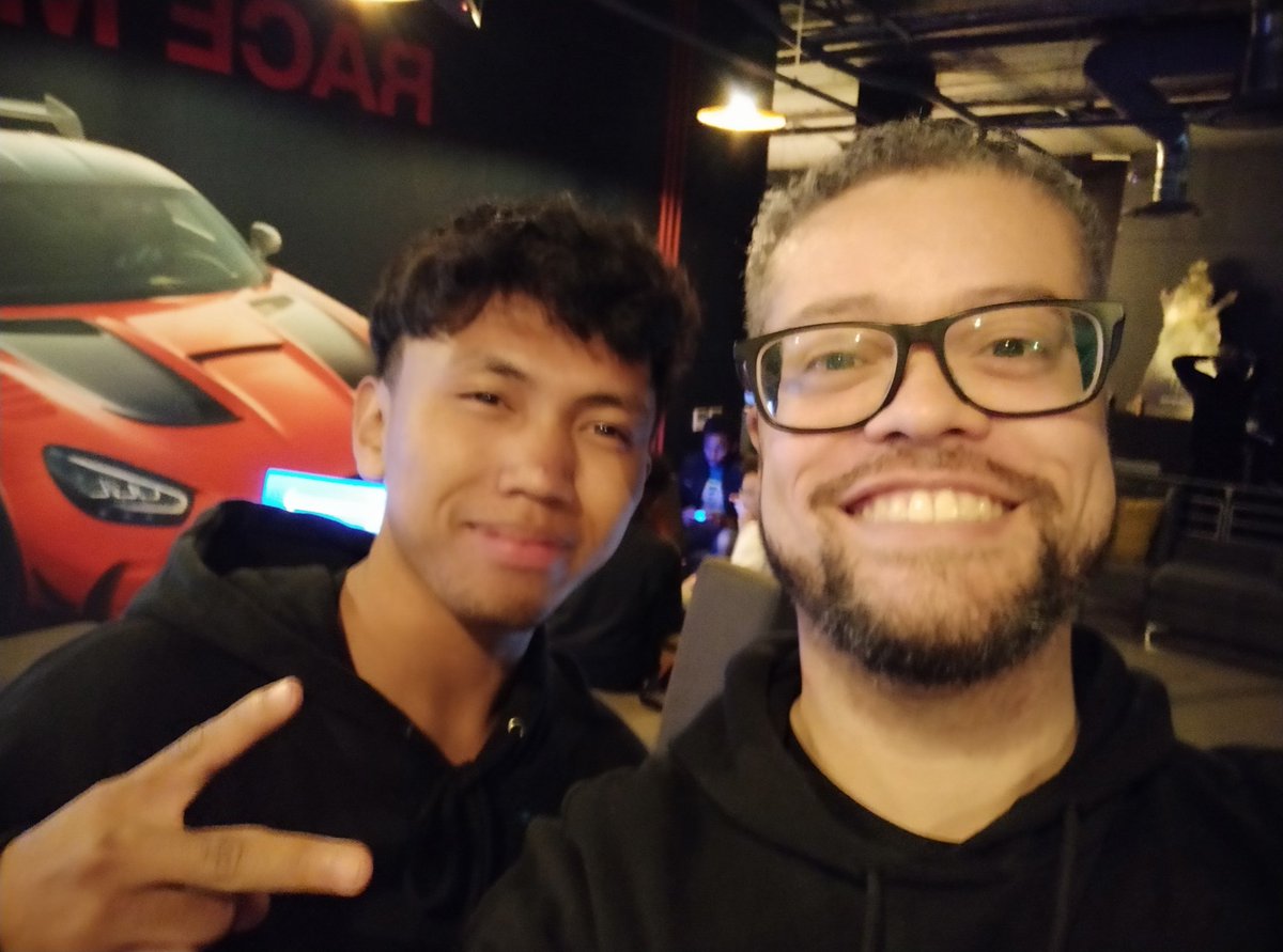 TweetsByProxy's tweet image. Awesome to see @ArslanAsh95 at @AtkArena and play @Cody_banks8 @ofeewentworth 🔥 and I finally got to meet @AndryYondaime 😁🙌 Malagasy crew, let's go!! Still more games on the way 😤🎮 #PlaySeriously #ATKWin