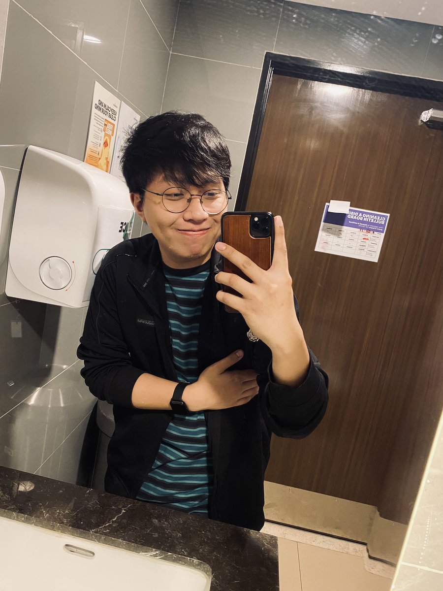 parengkukis's tweet photo. Idk the which one issa good angle but I felt cute HAHAHA โจ #TGIweekend! https://t.co/3Zf8OaXFo1
